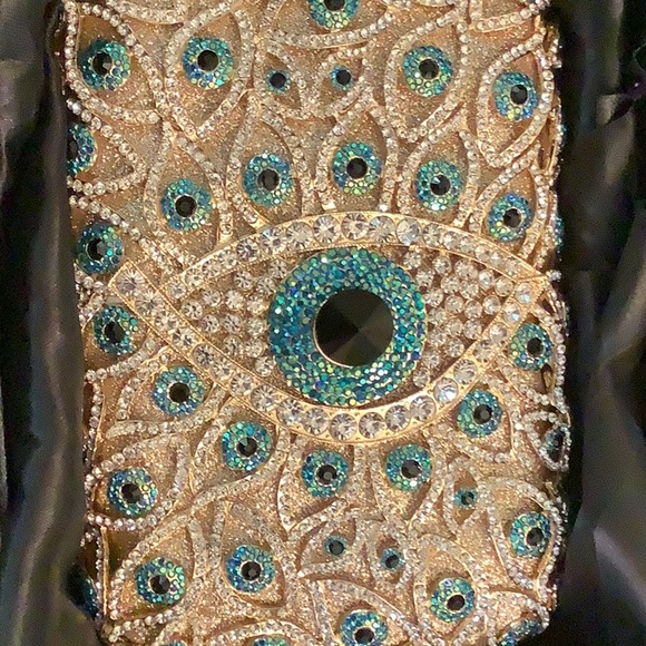 Gorgeous peacock eyespot bedazzled clutch - Picture 6 of 7